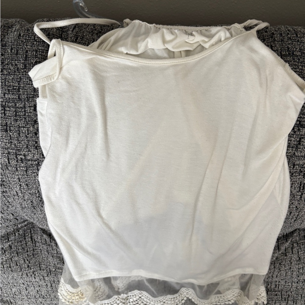 Chic White Sleeveless Top with Lace Detail
